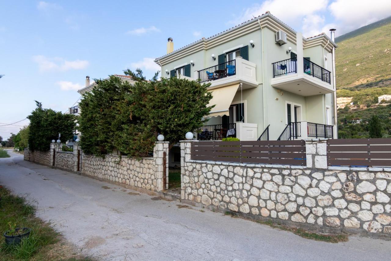 Santa Emelia Aparthotel Vasiliki  Exterior photo